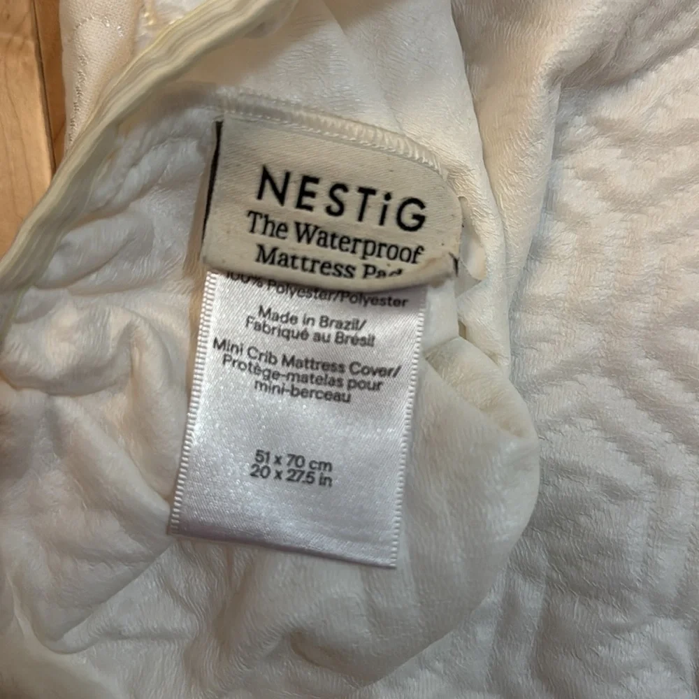 Nestig Set of 2 Waterproof Mini Mattress Covers and sheets